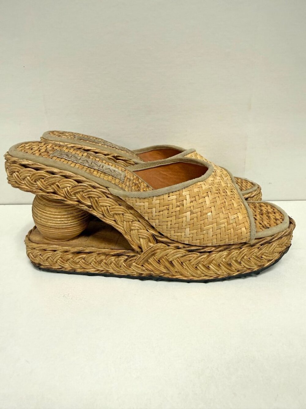 *RARE* Vintage Ananias Rattan Sandals - Picture 6 of 14